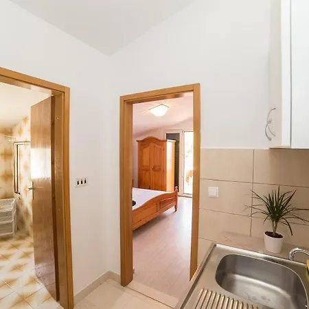 Nada Guest house